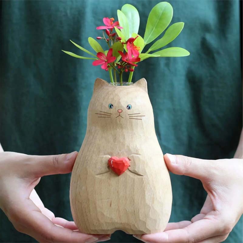 Chonky Cat Vase with Heart