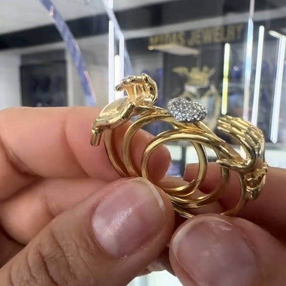 💞 Open hands heart shaped ring